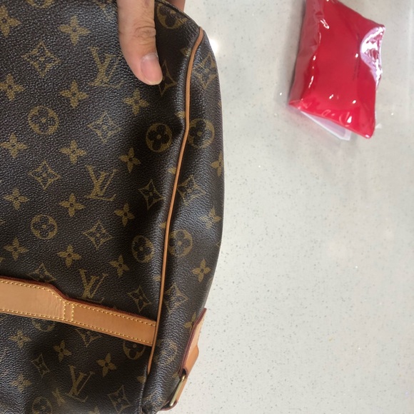 Louis Vuitton - Abesses Messenger Bag - Picture 8 of 16